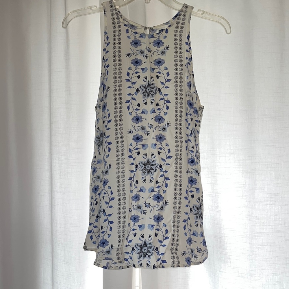 Old Navy flowered tank top blouse